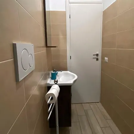 מלון דירות Le Casette Di Fra סנטה סברה